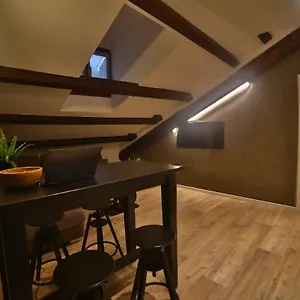 Moscova Attic Near Duomo Milão