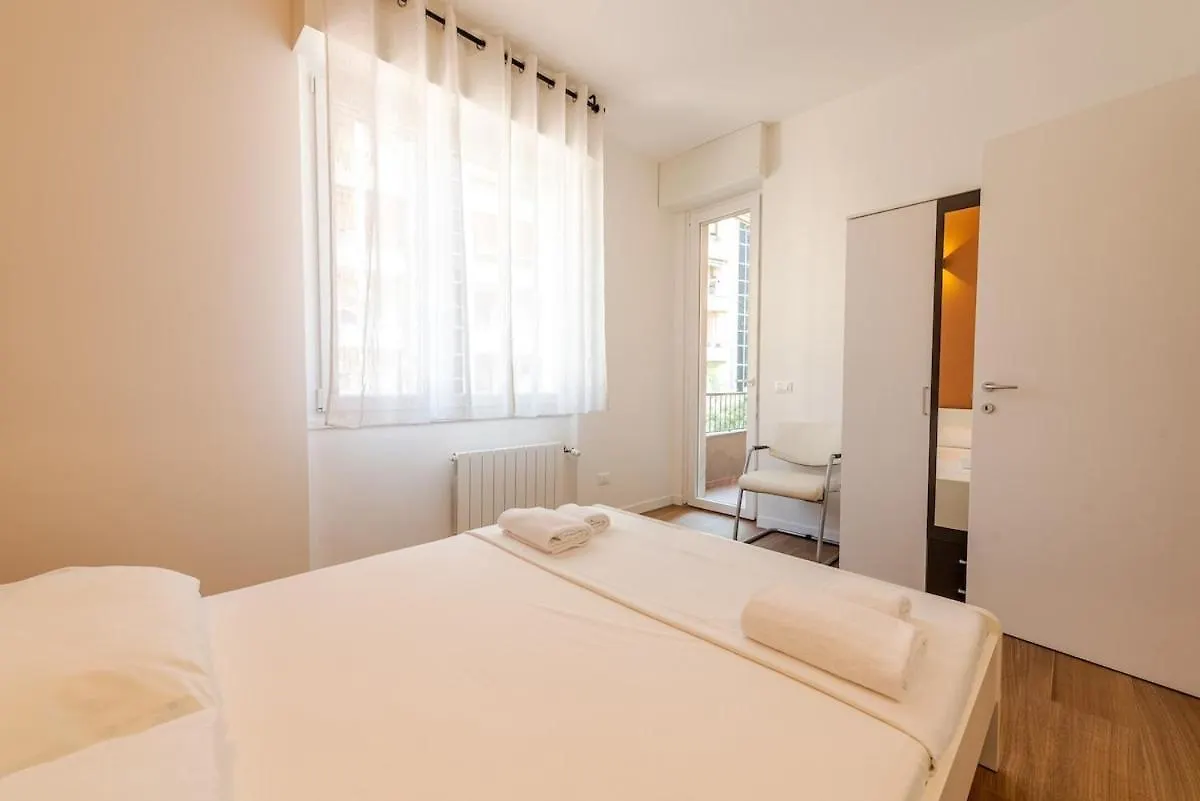 Costanza Luxury Apartment Milan