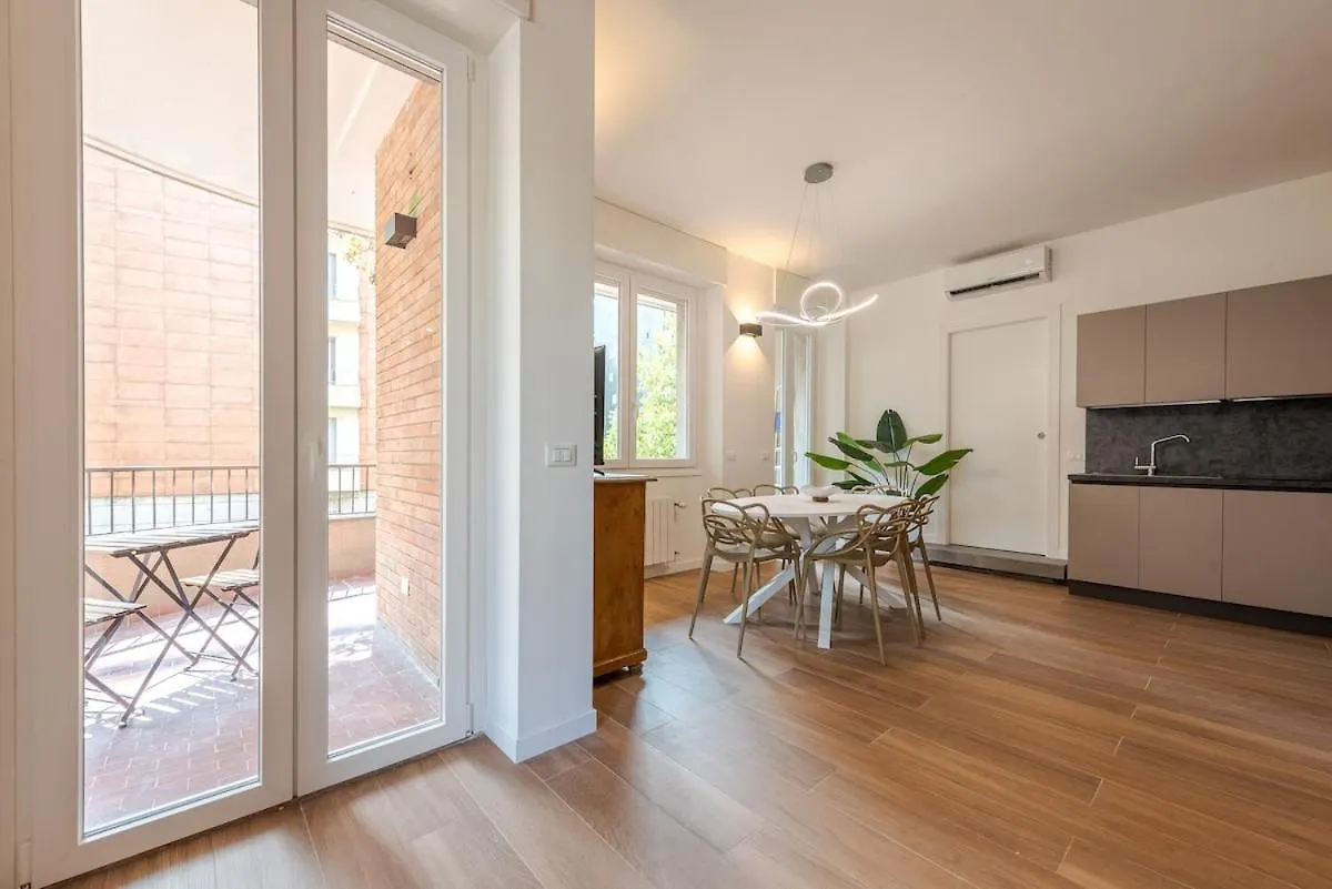 Costanza Luxury Apartment Milan 0*,  Italy