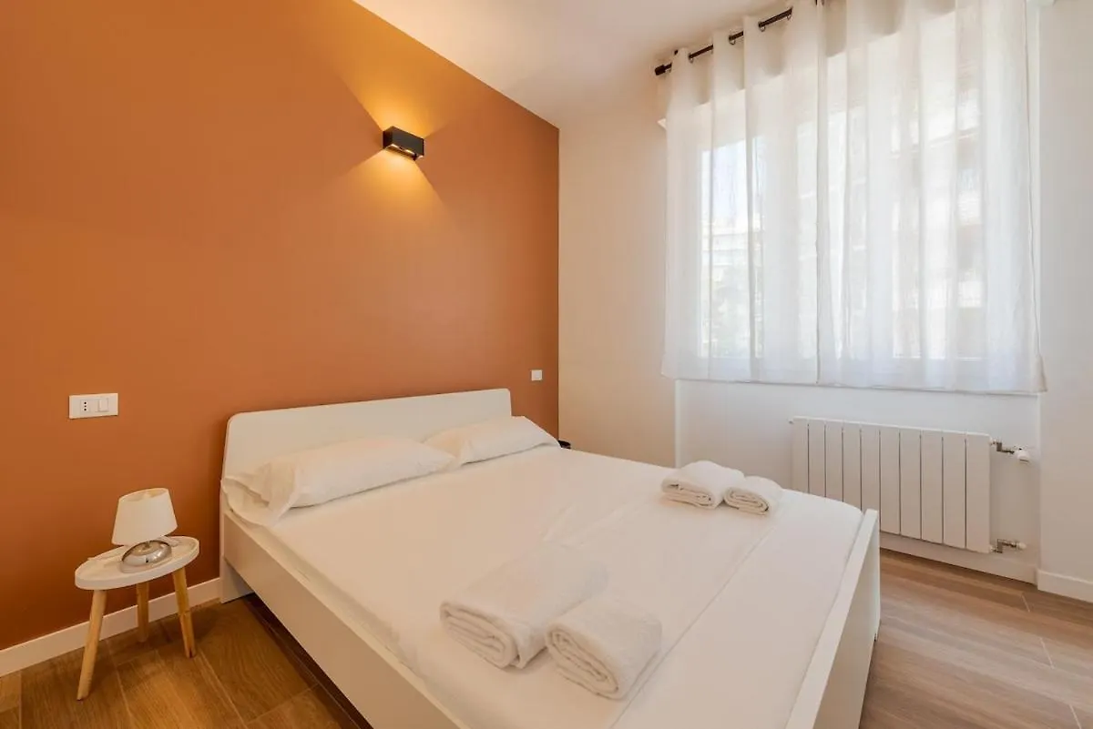 Costanza Luxury Apartment Milan